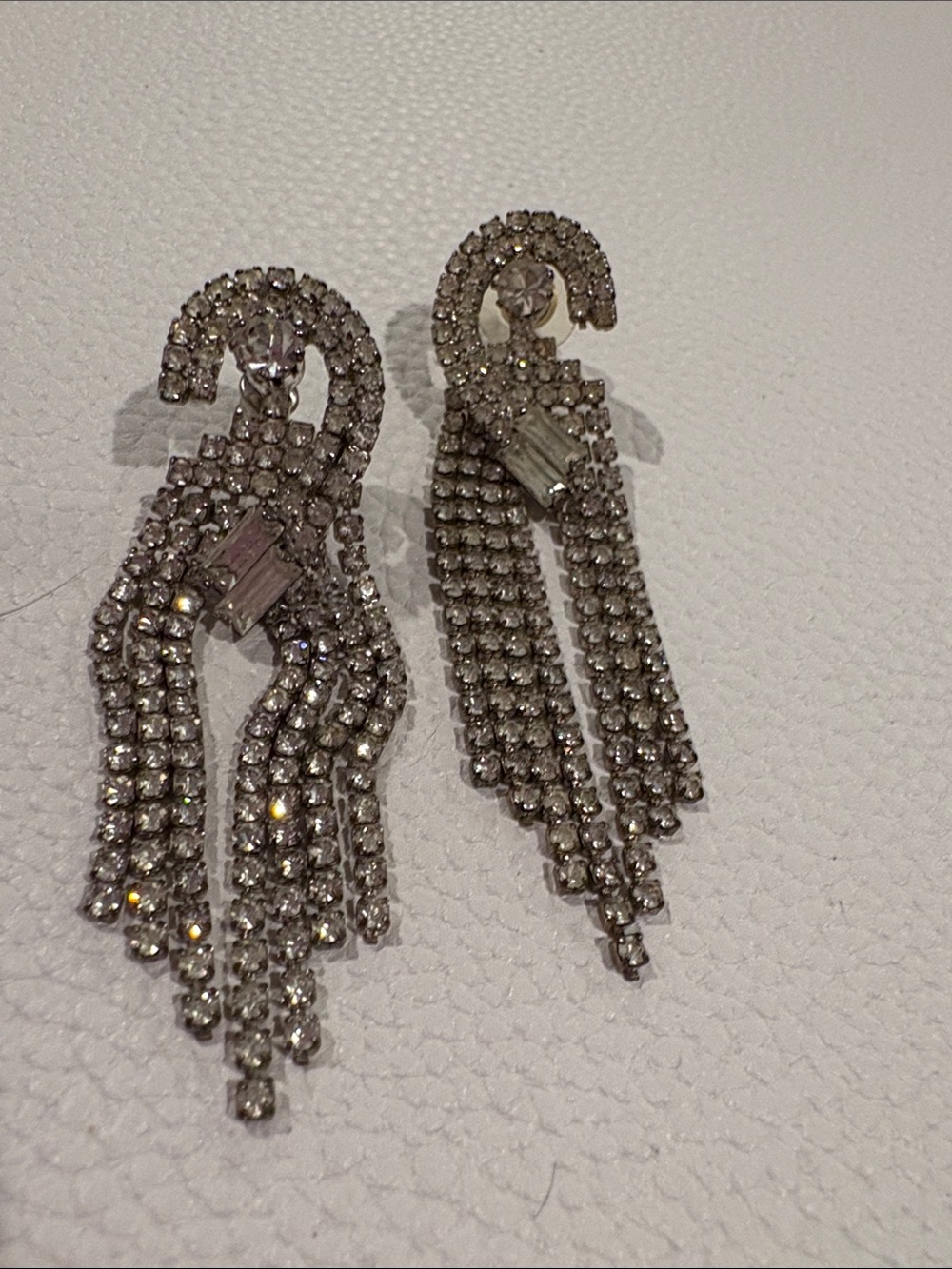 Vintage Fringe Drop Rhinestone Earrings - Silver Tone New pierced 9/26
